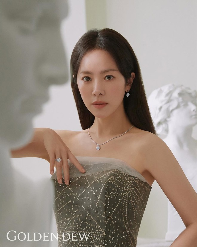 "Tình cũ Hyun Bin" hơn 2 thập kỷ không già, nhan sắc thời trẻ xứng danh nữ thần- Ảnh 14. "Tình cũ Hyun Bin" hơn 2 thập kỷ không già, nhan sắc thời trẻ xứng danh nữ thần- Ảnh 14.