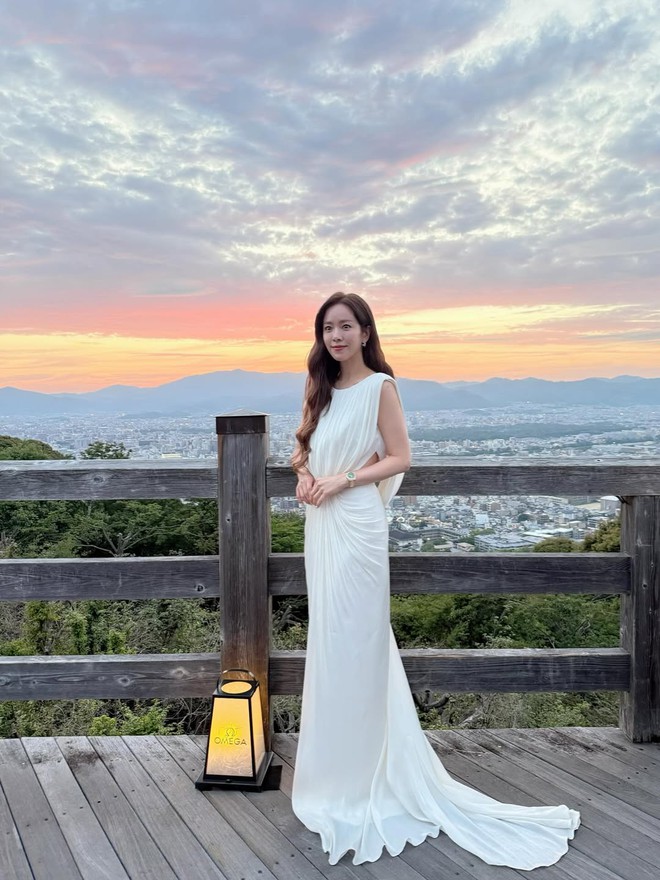 "Tình cũ Hyun Bin" hơn 2 thập kỷ không già, nhan sắc thời trẻ xứng danh nữ thần- Ảnh 7. "Tình cũ Hyun Bin" hơn 2 thập kỷ không già, nhan sắc thời trẻ xứng danh nữ thần- Ảnh 7.