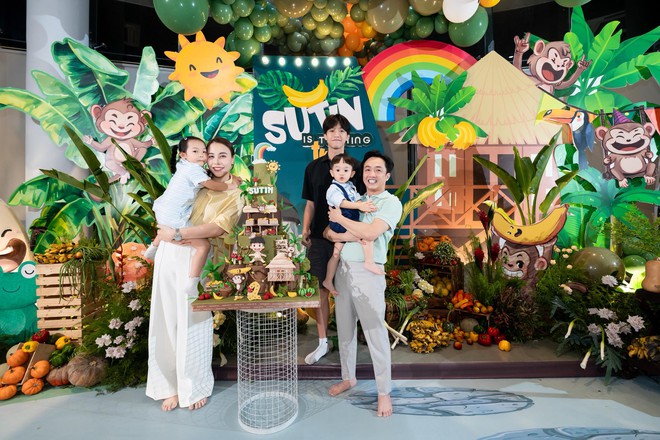 Ba quý tử chuẩn "rich kid" của Vbiz: Sống giữa xa hoa, đồ hiệu chỉ là chuyện nhỏ nhưng giáo dục mới là thứ được đầu tư lớn nhất- Ảnh 67. Ba quý tử chuẩn "rich kid" của Vbiz: Sống giữa xa hoa, đồ hiệu chỉ là chuyện nhỏ nhưng giáo dục mới là thứ được đầu tư lớn nhất- Ảnh 67.
