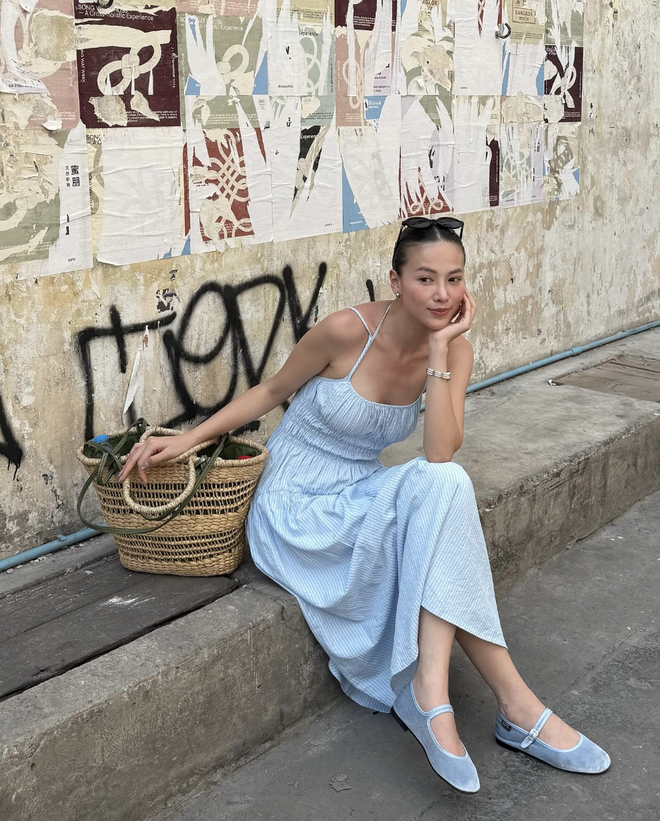 Nàng hậu bị nói "không đủ tầm" chỉ mặc đơn giản tới fashion show mà ấn tượng cỡ này- Ảnh 19. Nàng hậu bị nói "không đủ tầm" chỉ mặc đơn giản tới fashion show mà ấn tượng cỡ này- Ảnh 19.