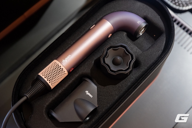 Cận cảnh Dyson Supersonic r: Máy sấy tóc với thiết kế "ống nước" độc lạ, gọn nhẹ bất ngờ mà vẫn đảm bảo hiệu suất cao, giá 15 triệu đồng- Ảnh 4. Cận cảnh Dyson Supersonic r: Máy sấy tóc với thiết kế "ống nước" độc lạ, gọn nhẹ bất ngờ mà vẫn đảm bảo hiệu suất cao, giá 15 triệu đồng- Ảnh 4.