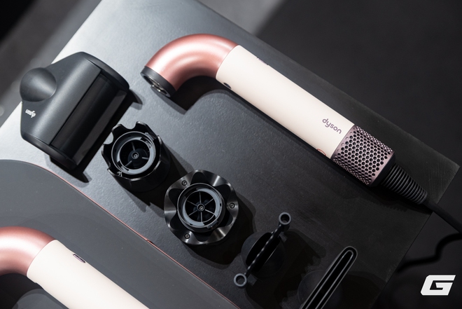 Cận cảnh Dyson Supersonic r: Máy sấy tóc với thiết kế "ống nước" độc lạ, gọn nhẹ bất ngờ mà vẫn đảm bảo hiệu suất cao, giá 15 triệu đồng- Ảnh 11. Cận cảnh Dyson Supersonic r: Máy sấy tóc với thiết kế "ống nước" độc lạ, gọn nhẹ bất ngờ mà vẫn đảm bảo hiệu suất cao, giá 15 triệu đồng- Ảnh 11.