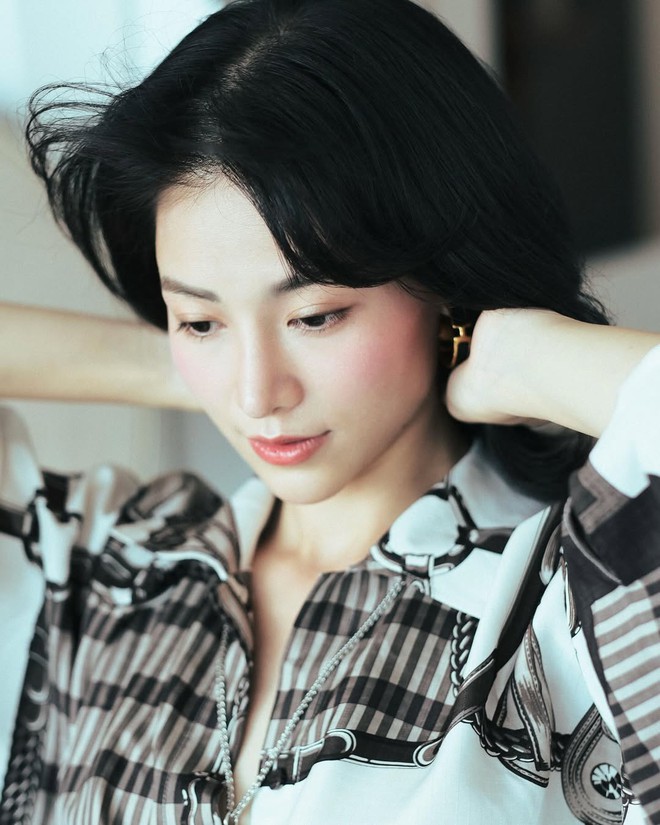 Nàng hậu bị nói "không đủ tầm" chỉ mặc đơn giản tới fashion show mà ấn tượng cỡ này- Ảnh 20. Nàng hậu bị nói "không đủ tầm" chỉ mặc đơn giản tới fashion show mà ấn tượng cỡ này- Ảnh 20.