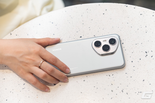 Lần đầu tiên: Smartphone tầm trung mà AI còn nhiều hơn cả flagship- Ảnh 2. Lần đầu tiên: Smartphone tầm trung mà AI còn nhiều hơn cả flagship- Ảnh 2.