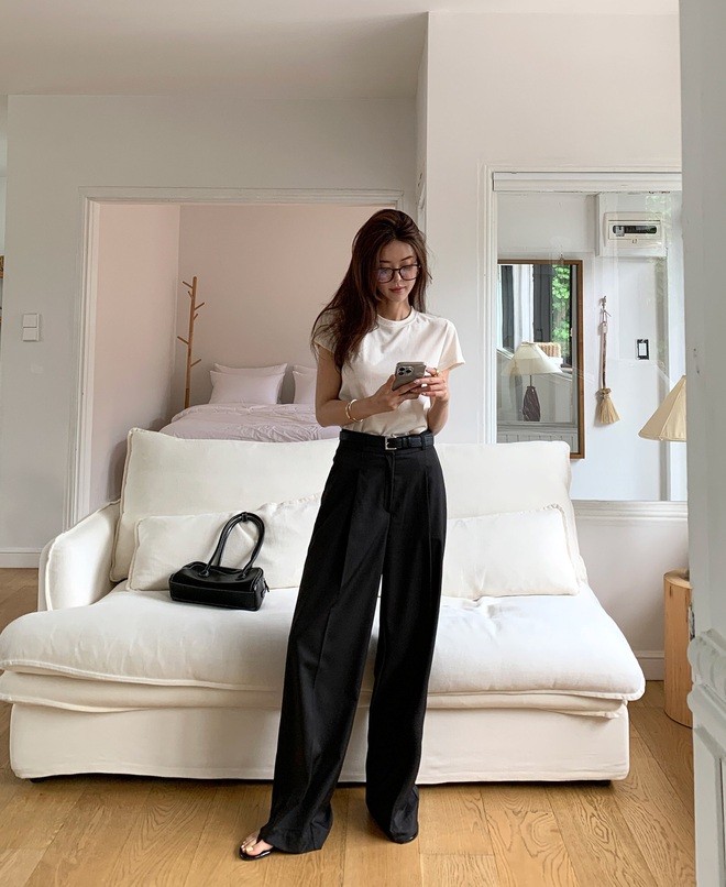 5 mẫu áo đơn giản mà tuyệt đẹp để mặc với quần ống rộng, giúp chị em được đánh giá cao ở gu thời trang- Ảnh 6. 5 mẫu áo đơn giản mà tuyệt đẹp để mặc với quần ống rộng, giúp chị em được đánh giá cao ở gu thời trang- Ảnh 6.