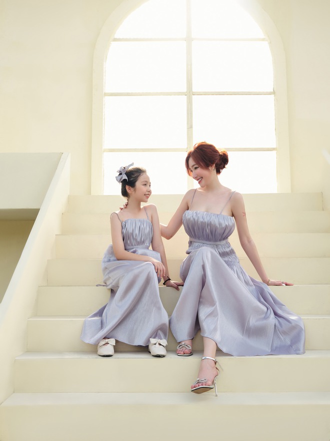 Cách đây hơn 10 năm, có 1 cô con gái của mỹ nhân Việt gây sốt khi vừa mới chào đời, nhan sắc xinh yêu tới mức ai cũng gọi là "hoa hậu nhí"- Ảnh 49. Cách đây hơn 10 năm, có 1 cô con gái của mỹ nhân Việt gây sốt khi vừa mới chào đời, nhan sắc xinh yêu tới mức ai cũng gọi là "hoa hậu nhí"- Ảnh 49.