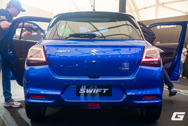 Cận cảnh Suzuki New Swift 2025: Sử dụng hệ truyền động mild-hybrid, nâng cấp ADAS tiên tiến, giá 569 triệu- Ảnh 8. Cận cảnh Suzuki New Swift 2025: Sử dụng hệ truyền động mild-hybrid, nâng cấp ADAS tiên tiến, giá 569 triệu- Ảnh 8.