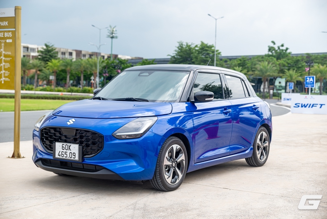 Cận cảnh Suzuki New Swift 2025: Sử dụng hệ truyền động mild-hybrid, nâng cấp ADAS tiên tiến, giá 569 triệu- Ảnh 3. Cận cảnh Suzuki New Swift 2025: Sử dụng hệ truyền động mild-hybrid, nâng cấp ADAS tiên tiến, giá 569 triệu- Ảnh 3.