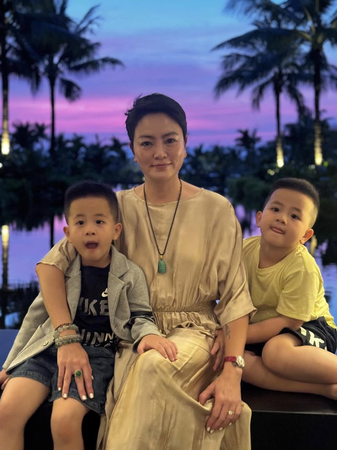 Gia tộc nổi tiếng ở Hà Nội có tận 3 hot mom: Từ mẹ đến con đều là dâu hào môn, ai cũng có tổ ấm riêng hạnh phúc- Ảnh 13. Gia tộc nổi tiếng ở Hà Nội có tận 3 hot mom: Từ mẹ đến con đều là dâu hào môn, ai cũng có tổ ấm riêng hạnh phúc- Ảnh 13.