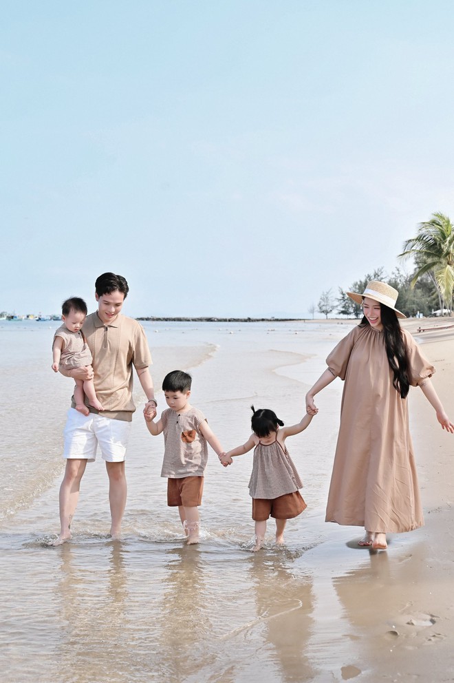 Thiên kim nhà đại gia Minh Nhựa đăng ảnh mừng sinh nhật con trai, fan xuýt xoa vì 3 bé đáng yêu như thiên thần- Ảnh 9. Thiên kim nhà đại gia Minh Nhựa đăng ảnh mừng sinh nhật con trai, fan xuýt xoa vì 3 bé đáng yêu như thiên thần- Ảnh 9.