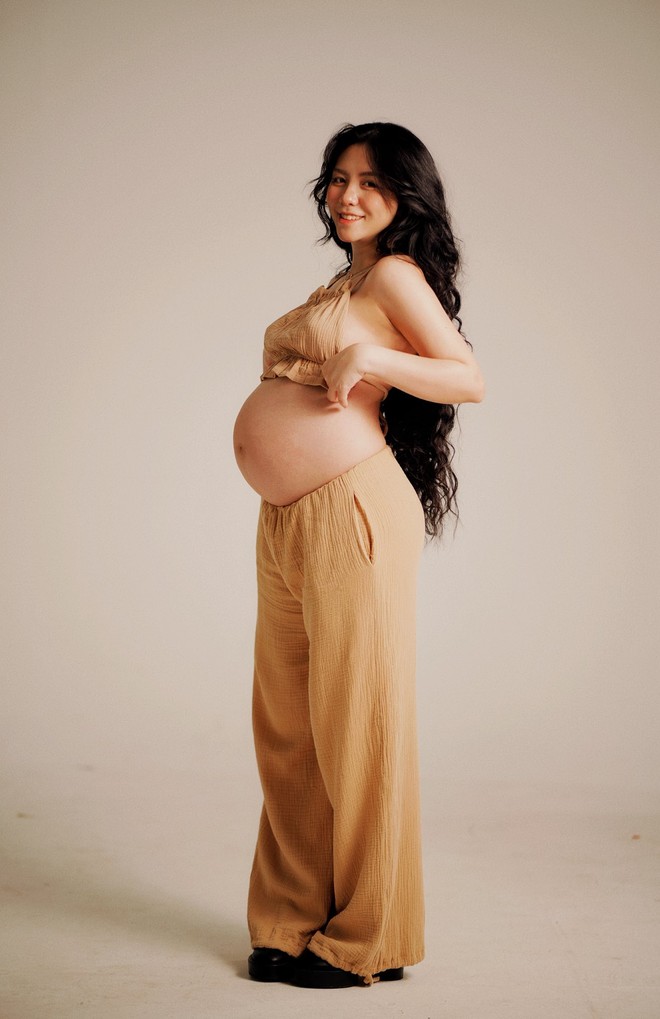 Gia tộc nổi tiếng ở Hà Nội có tận 3 hot mom: Từ mẹ đến con đều là dâu hào môn, ai cũng có tổ ấm riêng hạnh phúc- Ảnh 19. Gia tộc nổi tiếng ở Hà Nội có tận 3 hot mom: Từ mẹ đến con đều là dâu hào môn, ai cũng có tổ ấm riêng hạnh phúc- Ảnh 19.