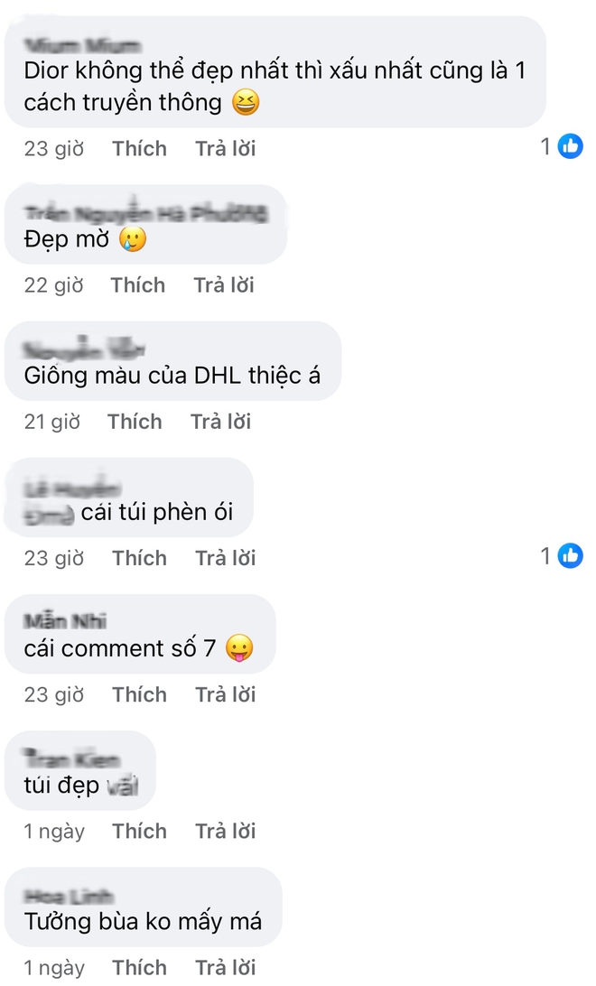 Rihanna cầm túi gây tranh cãi- Ảnh 4. Rihanna cầm túi gây tranh cãi- Ảnh 4.