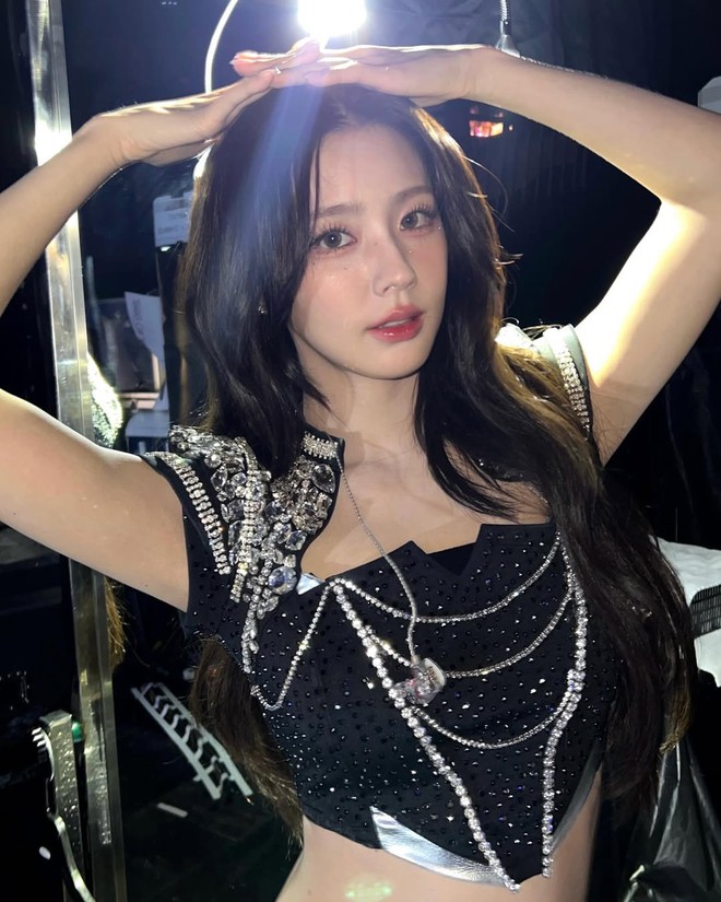 “Đối thủ visual” của Jisoo đạt điểm tuyệt đối khi zoom cận mặt, thu phục Getty Images bản Hàn lẫn thế giới- Ảnh 3. “Đối thủ visual” của Jisoo đạt điểm tuyệt đối khi zoom cận mặt, thu phục Getty Images bản Hàn lẫn thế giới- Ảnh 3.
