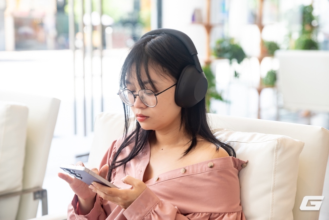 Trải nghiệm nhanh Sony WH-1000XM6: Chống ồn đỉnh, chất âm hay, đeo “sướng” tai nhưng vẫn có điểm cần chú ý- Ảnh 30. Trải nghiệm nhanh Sony WH-1000XM6: Chống ồn đỉnh, chất âm hay, đeo “sướng” tai nhưng vẫn có điểm cần chú ý- Ảnh 30.