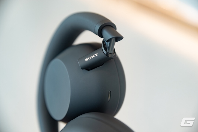Trải nghiệm nhanh Sony WH-1000XM6: Chống ồn đỉnh, chất âm hay, đeo “sướng” tai nhưng vẫn có điểm cần chú ý- Ảnh 12. Trải nghiệm nhanh Sony WH-1000XM6: Chống ồn đỉnh, chất âm hay, đeo “sướng” tai nhưng vẫn có điểm cần chú ý- Ảnh 12.