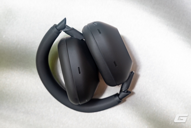 Trải nghiệm nhanh Sony WH-1000XM6: Chống ồn đỉnh, chất âm hay, đeo “sướng” tai nhưng vẫn có điểm cần chú ý- Ảnh 32. Trải nghiệm nhanh Sony WH-1000XM6: Chống ồn đỉnh, chất âm hay, đeo “sướng” tai nhưng vẫn có điểm cần chú ý- Ảnh 32.