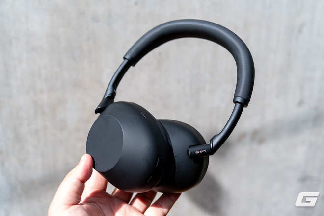 Trải nghiệm nhanh Sony WH-1000XM6: Chống ồn đỉnh, chất âm hay, đeo “sướng” tai nhưng vẫn có điểm cần chú ý- Ảnh 6. Trải nghiệm nhanh Sony WH-1000XM6: Chống ồn đỉnh, chất âm hay, đeo “sướng” tai nhưng vẫn có điểm cần chú ý- Ảnh 6.