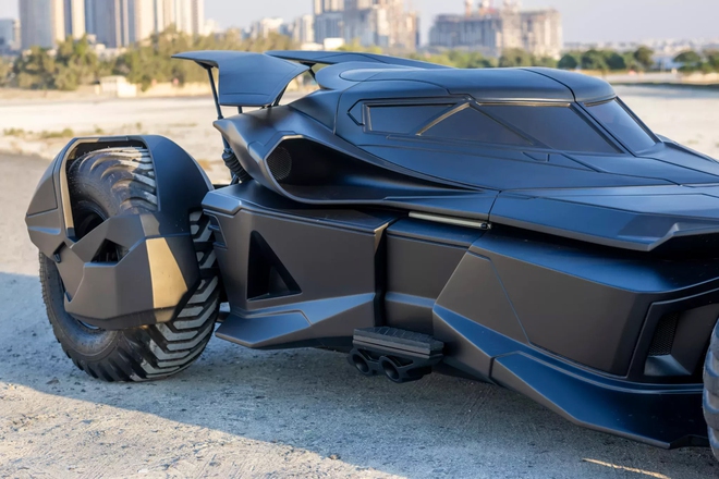 Mercedes-Benz CL55 AMG phong cách Batman gây sốt với giá gần 8 tỷ đồng tiền độ!- Ảnh 5.