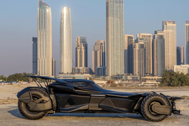 Mercedes-Benz CL55 AMG phong cách Batman gây sốt với giá gần 8 tỷ đồng tiền độ!- Ảnh 1.