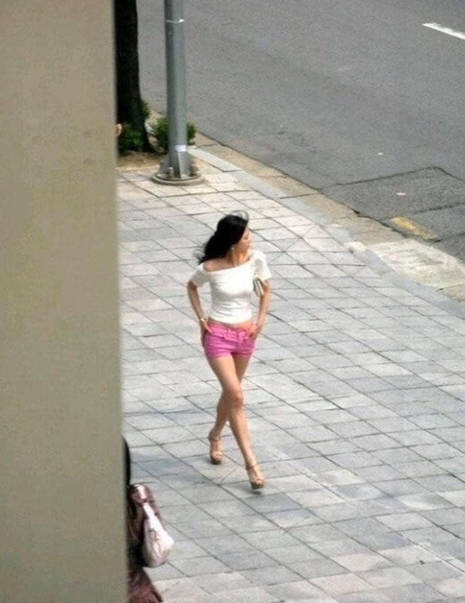 Gọi Jeon Ji Hyun là “huyền thoại Y2K” vì mặc crop top với quần cạp trễ quá đỉnh, hơn 20 năm nhìn lại vẫn mê- Ảnh 9. Gọi nhà cái hi88 là “huyền thoại Y2K” vì mặc crop top với quần cạp trễ quá đỉnh, hơn 20 năm nhìn lại vẫn mê- Ảnh 9.