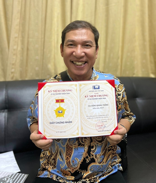 NSƯT Quang Thắng khoe tin vui liên quan sự nghiệp, hàng trăm người chỉ chú ý 1 điều- Ảnh 2. NSƯT hi88.con Thắng khoe tin vui liên quan sự nghiệp, hàng trăm người chỉ chú ý 1 điều- Ảnh 2.