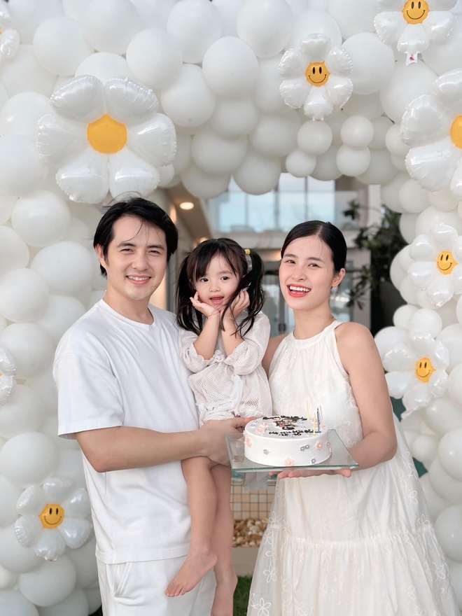 Đoạn nhạc viral có giai điệu rất chữa lành với cộng đồng mẹ bỉm mấy ngày nay hóa ra được thể hiện bởi Đoạn nhạc viral có giai điệu rất chữa lành với cộng đồng mẹ bỉm mấy ngày nay hóa ra được thể hiện bởi