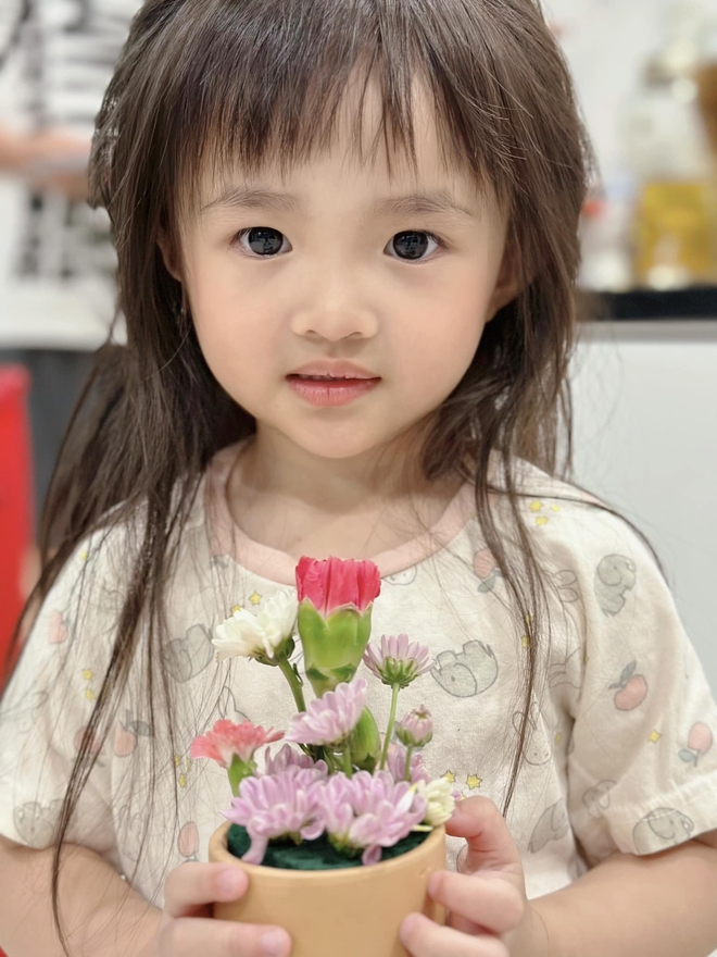 Đoạn nhạc viral có giai điệu rất chữa lành với cộng đồng mẹ bỉm mấy ngày nay hóa ra được thể hiện bởi Đoạn nhạc viral có giai điệu rất chữa lành với cộng đồng mẹ bỉm mấy ngày nay hóa ra được thể hiện bởi