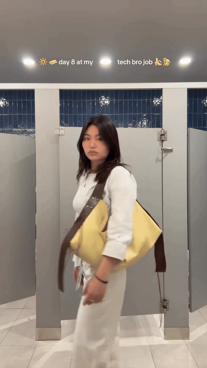 Túi tầm trung đang khiến mọi tín đồ “đổ rạp”: Rất thời trang, rất tiện, nhưng chưa chắc đã mua được- Ảnh 13. Túi tầm trung đang khiến mọi tín đồ “đổ rạp”: Rất thời trang, rất tiện, nhưng chưa chắc đã mua được- Ảnh 13.