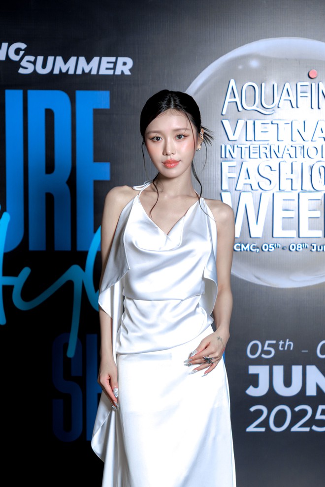Những thứ đọng lại sau một mùa Vietnam International Fashion Week vô vị- Ảnh 15. Những thứ đọng lại sau một mùa Vietnam International Fashion Week vô vị- Ảnh 15.