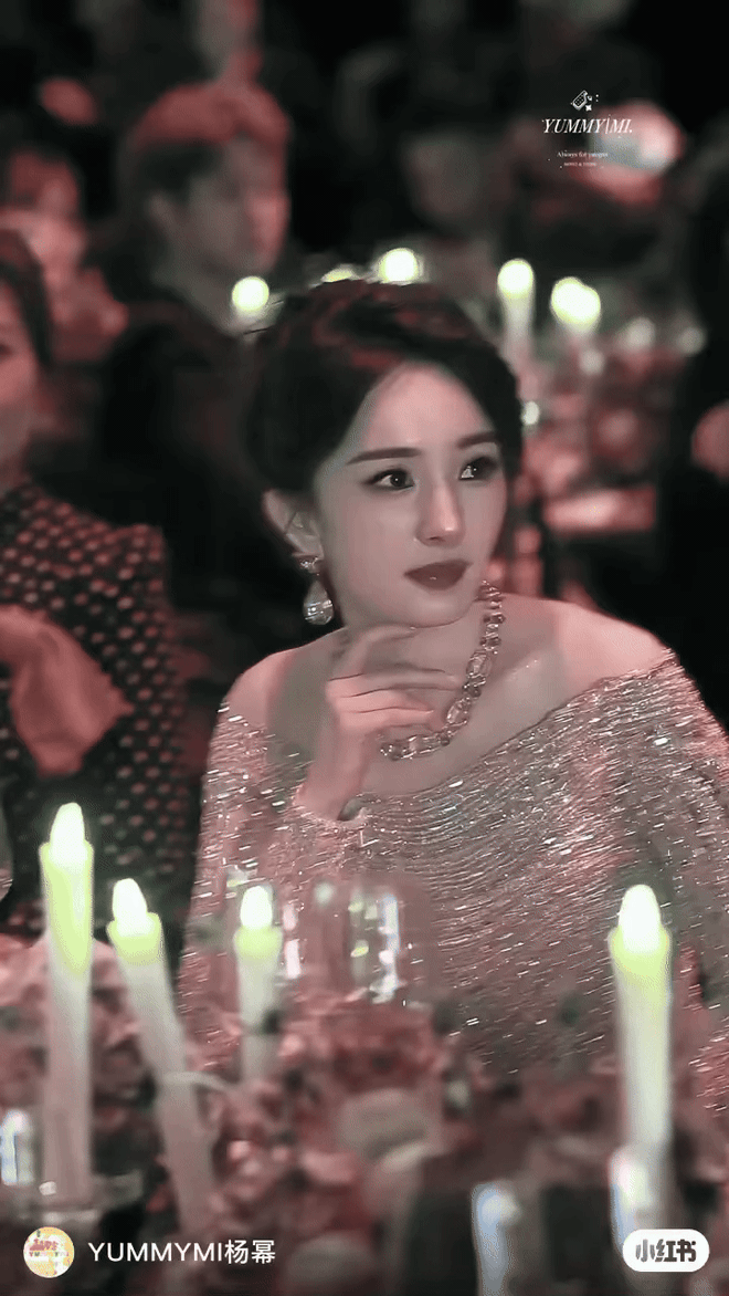 Đại minh tinh Cbiz đi event mà tóc rối “như tổ quạ”, nét mặt khác lạ tới nỗi không nhận ra- Ảnh 7. Đại hi88.com - hi88.win đi event mà tóc rối “như tổ quạ”, nét mặt khác lạ tới nỗi không nhận ra- Ảnh 7.
