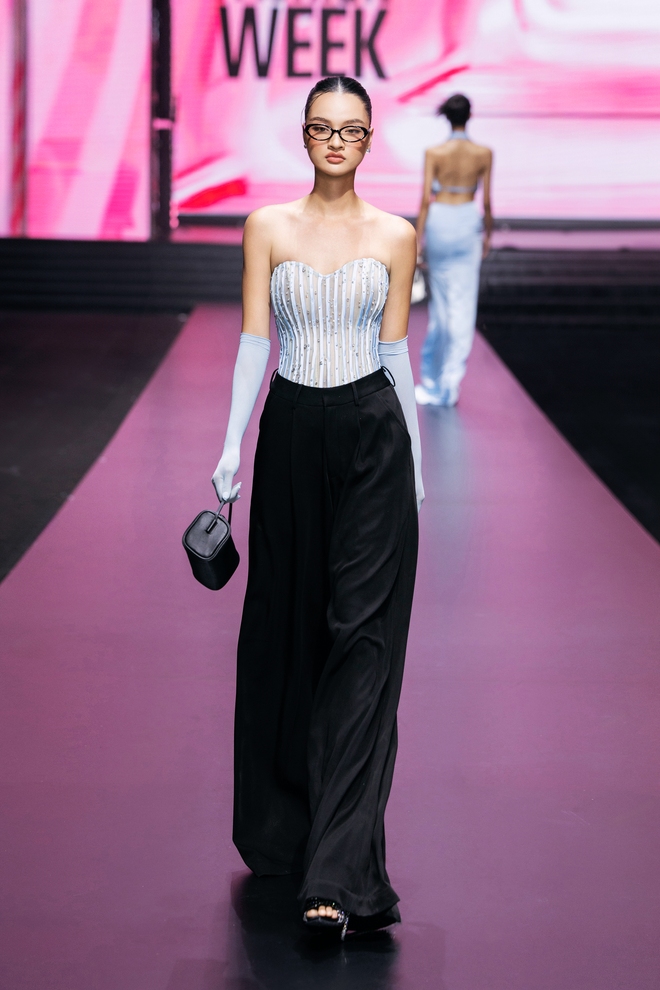 Những thứ đọng lại sau một mùa Vietnam International Fashion Week vô vị- Ảnh 6. Những thứ đọng lại sau một mùa Vietnam International Fashion Week vô vị- Ảnh 6.