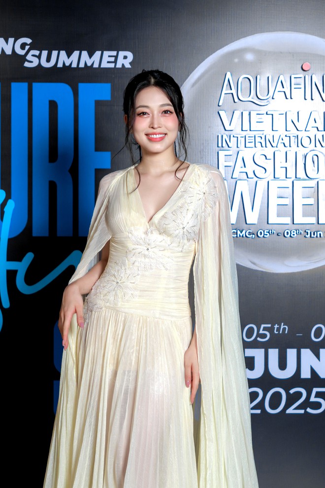 Những thứ đọng lại sau một mùa Vietnam International Fashion Week vô vị- Ảnh 16. Những thứ đọng lại sau một mùa Vietnam International Fashion Week vô vị- Ảnh 16.