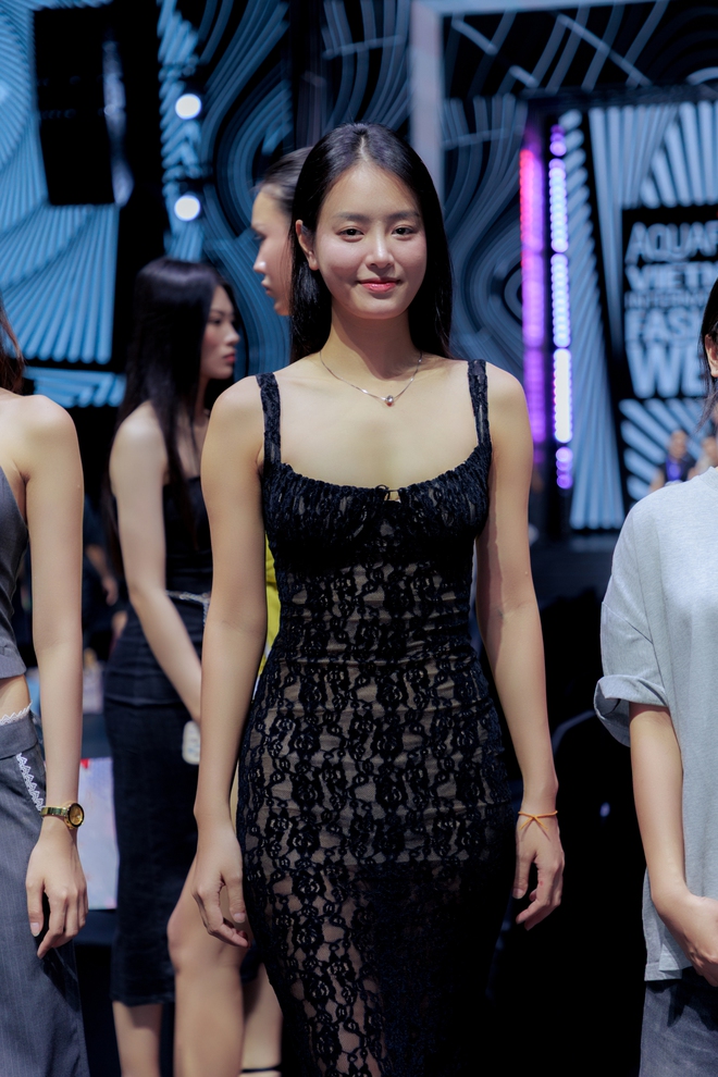 Những thứ đọng lại sau một mùa Vietnam International Fashion Week vô vị- Ảnh 23. Những thứ đọng lại sau một mùa Vietnam International Fashion Week vô vị- Ảnh 23.