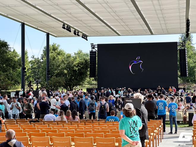 Thư mời điện tử của sự kiện Apple đã thay đổi ra sao sau từng năm?- Ảnh 14. Thư mời điện tử của sự kiện Apple đã thay đổi ra sao sau từng năm?- Ảnh 14.