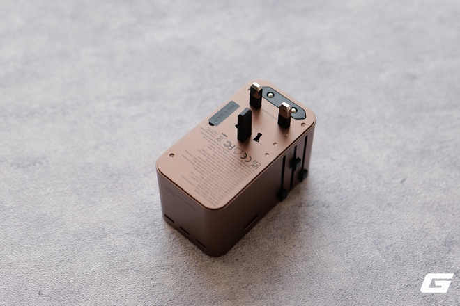 Combo pin dự phòng và củ sạc đa năng cho người đi vòng quanh thế giới- Ảnh 9. Combo pin dự phòng và củ sạc đa năng cho người đi vòng quanh thế giới- Ảnh 9.