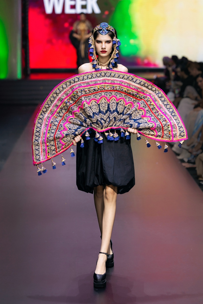 Những thứ đọng lại sau một mùa Vietnam International Fashion Week vô vị- Ảnh 12. Những thứ đọng lại sau một mùa Vietnam International Fashion Week vô vị- Ảnh 12.