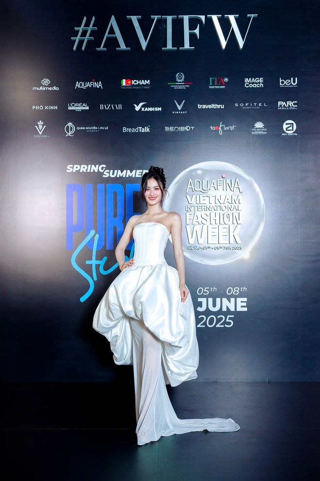 Những thứ đọng lại sau một mùa Vietnam International Fashion Week vô vị- Ảnh 14. Những thứ đọng lại sau một mùa Vietnam International Fashion Week vô vị- Ảnh 14.