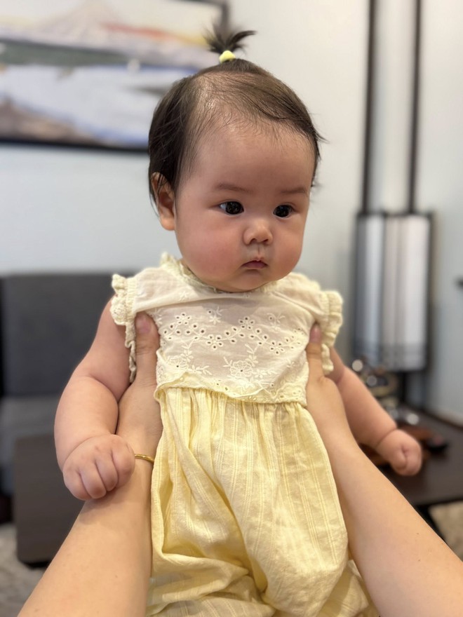 Con gái diva Thanh Lam chính thức gia nhập hội hot mom Việt, không ngờ mới sinh được 6 tháng mà nhan sắc cả mẹ và bé đều rực rỡ đến thế này!- Ảnh 14.