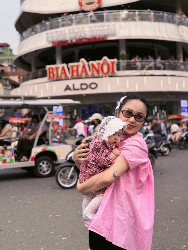 Con gái diva Thanh Lam chính thức gia nhập hội hot mom Việt, không ngờ mới sinh được 6 tháng mà nhan sắc cả mẹ và bé đều rực rỡ đến thế này!- Ảnh 5.