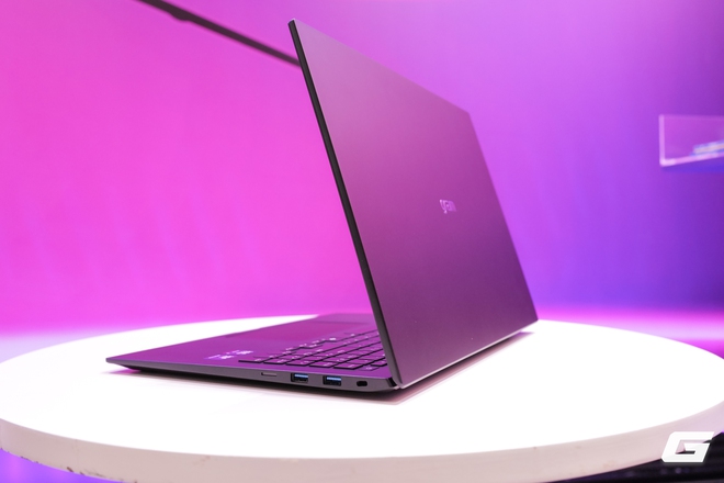 LG chính thức giới thiệu laptop LG gram AI 2025 tại Việt Nam: siêu mỏng nhẹ, tích hợp trí tuệ nhân tạo Hybrid AI toàn diện- Ảnh 16. LG chính thức giới thiệu laptop LG gram AI 2025 tại Việt Nam: siêu mỏng nhẹ, tích hợp trí tuệ nhân tạo Hybrid AI toàn diện- Ảnh 16.