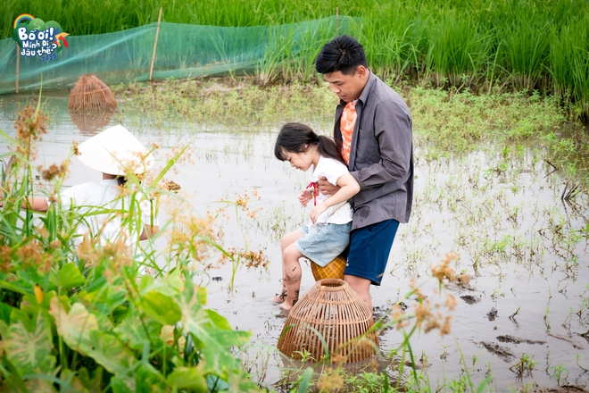 "Bố ơi mình đi đâu thế? 2025" - Tập 7: Khi chiếc điều hòa trở thành bài học đầu đời về lòng biết ơn- Ảnh 3. "Bố ơi mình đi đâu thế? 2025" - Tập 7: Khi chiếc điều hòa trở thành bài học đầu đời về lòng biết ơn- Ảnh 3.