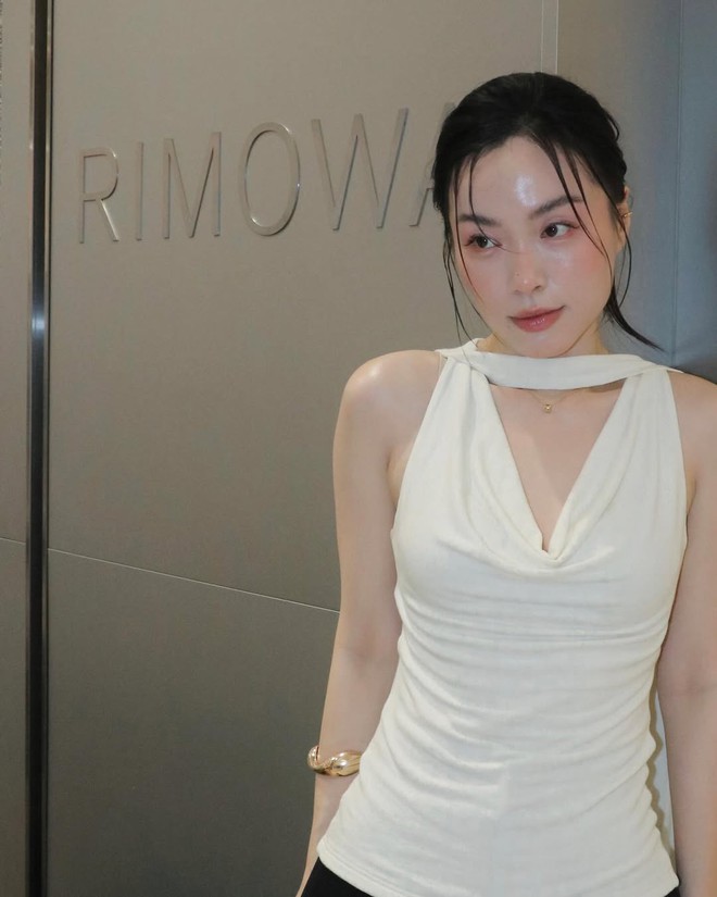 Hà Trúc bị đào lại quá khứ để lông mày sắc lẹm, cố trở thành "bản sao" Hà Tăng?- Ảnh 18. Hà Trúc bị đào lại quá khứ để lông mày sắc lẹm, cố trở thành "bản sao" Hà Tăng?- Ảnh 18.