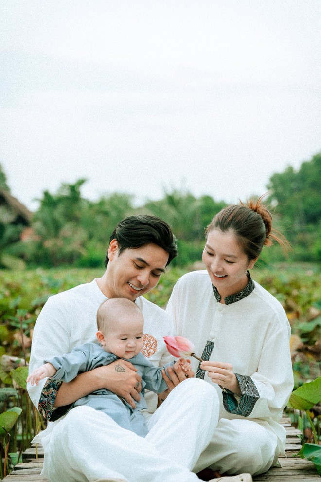 Khoe ảnh con trai mới 5 tháng tuổi, Hồ Quang Hiếu khiến dân tình phát sốt vì nụ cười Khoe ảnh con trai mới 5 tháng tuổi, Hồ Quang Hiếu khiến dân tình phát sốt vì nụ cười