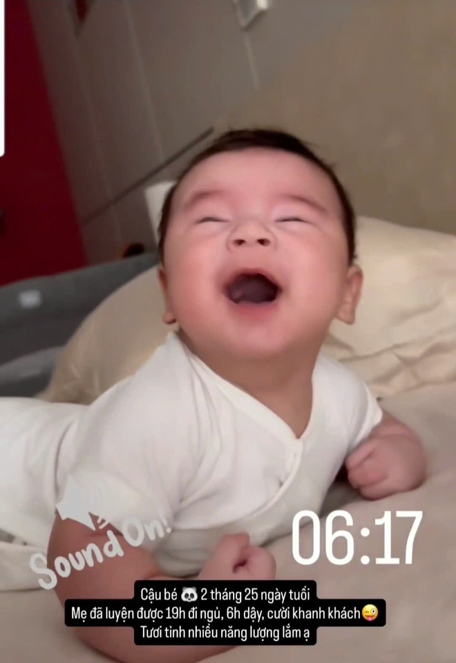 Mới 2,5 tháng nhưng bé Panda đã siêu hóng chuyện, cười khanh khách và tràn đầy năng lượng: Mẹ truc tiep bong da keo nha cai Ngọc có bí quyết cả đấy!- Ảnh 5.