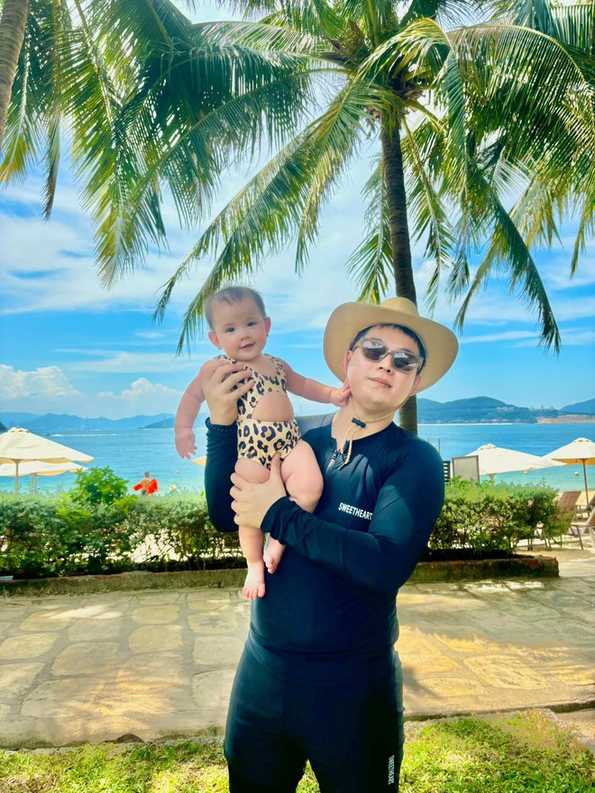 Con gái của Tiktoker Long Chun gây sốt vì quá xinh ngoan yêu, nhìn cứ như em bé lai!- Ảnh 8. Con gái của Tiktoker Long Chun gây sốt vì quá xinh ngoan yêu, nhìn cứ như em bé lai!- Ảnh 8.