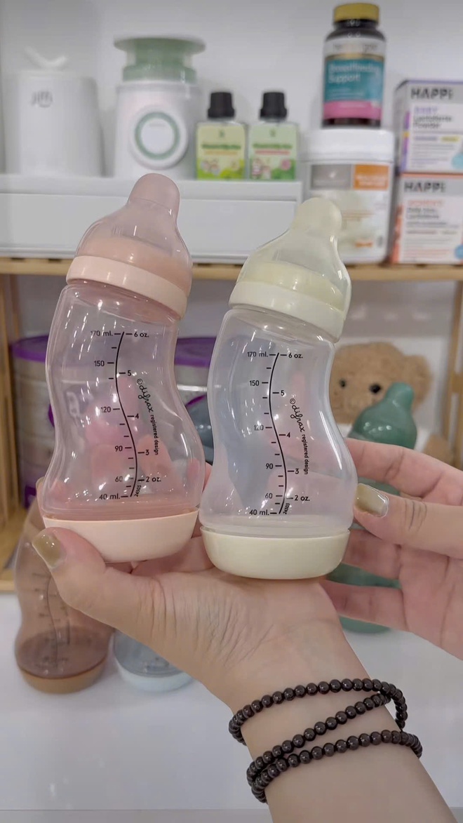 BST bình sữa làm nhiều mẹ mê mẩn nhưng nhìn đã thấy muốn cong vẹo cột sống và chống chỉ định cho các mẹ "não cá vàng" - Ảnh 8.