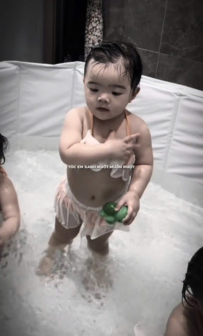 Cô của "3 bánh bèo" Dâu - Kem - Sữa khoe dáng cháu yêu trông "nuốt nuồn nuột" mà dân tình chỉ thấy nguyên cái bụng ông địa siêu cưng- Ảnh 3. Cô của "3 bánh bèo" Dâu - Kem - Sữa khoe dáng cháu yêu trông "nuốt nuồn nuột" mà dân tình chỉ thấy nguyên cái bụng ông địa siêu cưng- Ảnh 3.