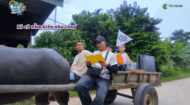 "Bố ơi, mình đi đâu thế?" tập 10: Tréo ngoe màn 'tráo bố đổi con', Duy Hưng phát hoảng khi phải một mình chăm 4 bé gái- Ảnh 4. "Bố ơi, mình đi đâu thế?" tập 10: Tréo ngoe màn 'tráo bố đổi con', Duy Hưng phát hoảng khi phải một mình chăm 4 bé gái- Ảnh 4.