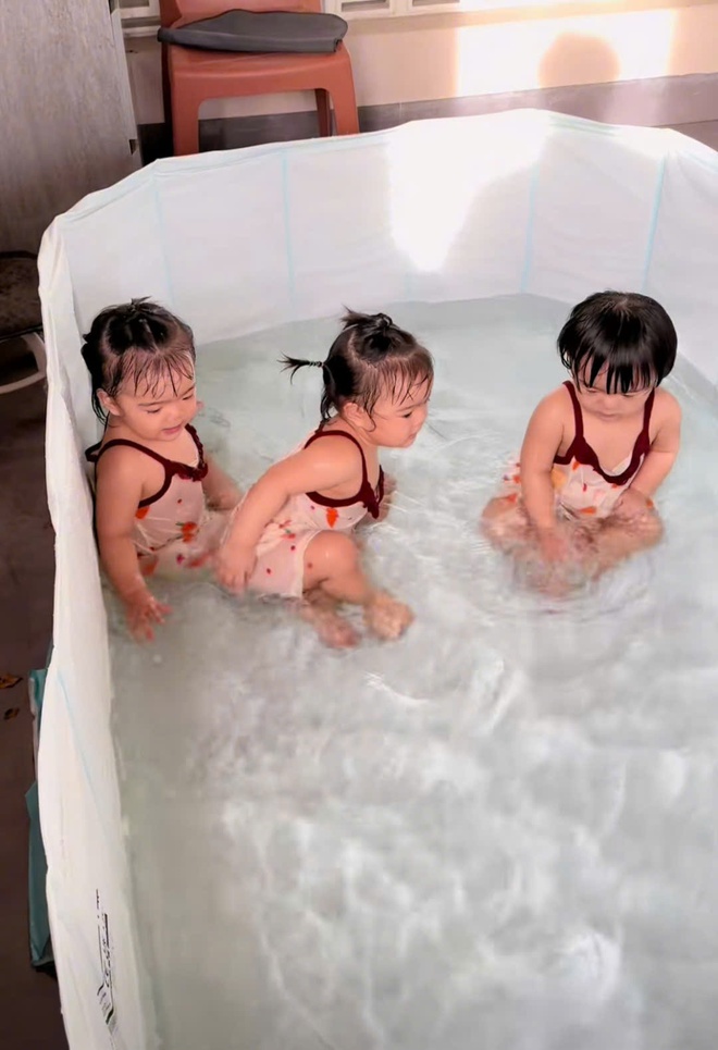 Góc gây "lú" cực mạnh: Khi 3 bánh bèo Dâu - Kem - Sữa ở cùng 1 chỗ, nhìn đến hoa cả mắt mà vẫn không biết bé nào với bé nào- Ảnh 6. Góc gây "lú" cực mạnh: Khi 3 bánh bèo Dâu - Kem - Sữa ở cùng 1 chỗ, nhìn đến hoa cả mắt mà vẫn không biết bé nào với bé nào- Ảnh 6.