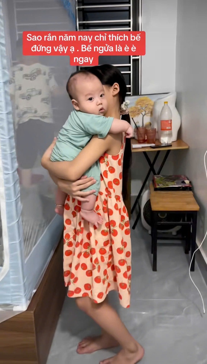 Khối nghỉ hè này lạ lắm: Nhìn cảnh vừa cưng vừa thương này sẽ hiểu vì sao các cụ nói "ruộng sâu trâu nái không bằng con gái đầu lòng"- Ảnh 2. Khối nghỉ hè này lạ lắm: Nhìn cảnh vừa cưng vừa thương này sẽ hiểu vì sao các cụ nói "ruộng sâu trâu nái không bằng con gái đầu lòng"- Ảnh 2.